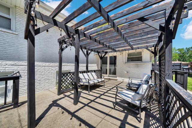 9737 W 57TH Street, Countryside, IL 60525