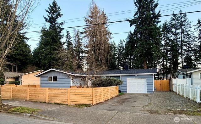 3711 Grandview Drive W, University Place, WA 98465