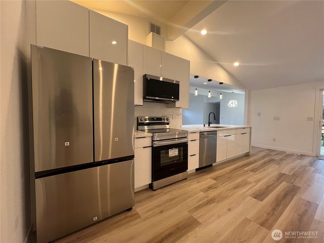 3711 Grandview Drive W, University Place, WA 98465