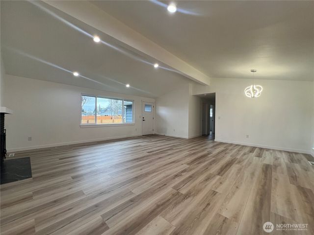 3711 Grandview Drive W, University Place, WA 98465