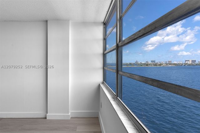 11930 N Bayshore Dr 704, North Miami, FL 33181