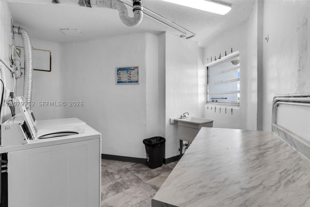 11930 N Bayshore Dr 704, North Miami, FL 33181
