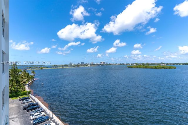 11930 N Bayshore Dr 704, North Miami, FL 33181