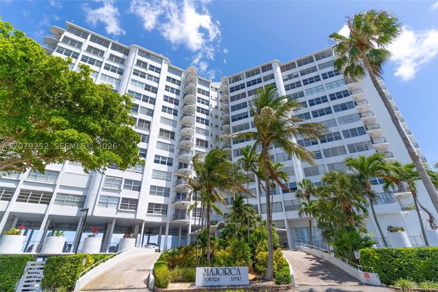 11930 N Bayshore Dr 704, North Miami, FL 33181