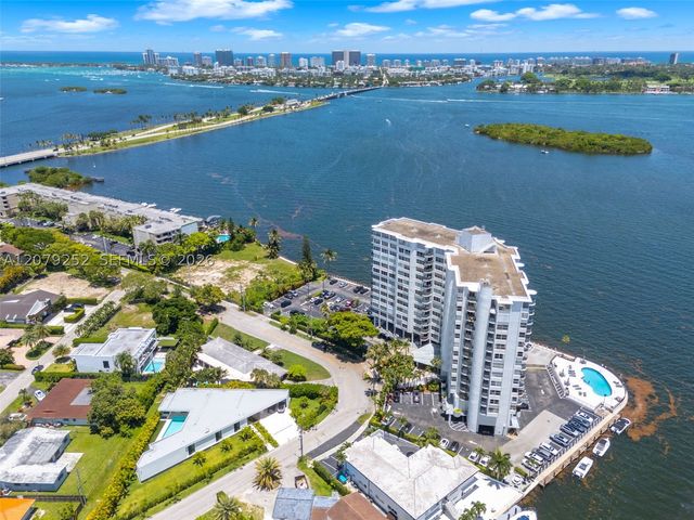 11930 N Bayshore Dr 704, North Miami, FL 33181