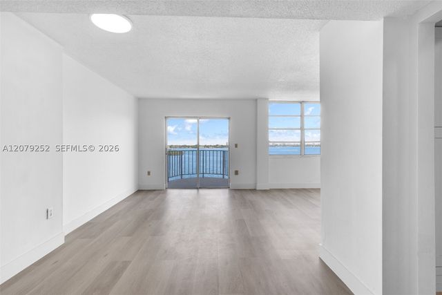 11930 N Bayshore Dr 704, North Miami, FL 33181