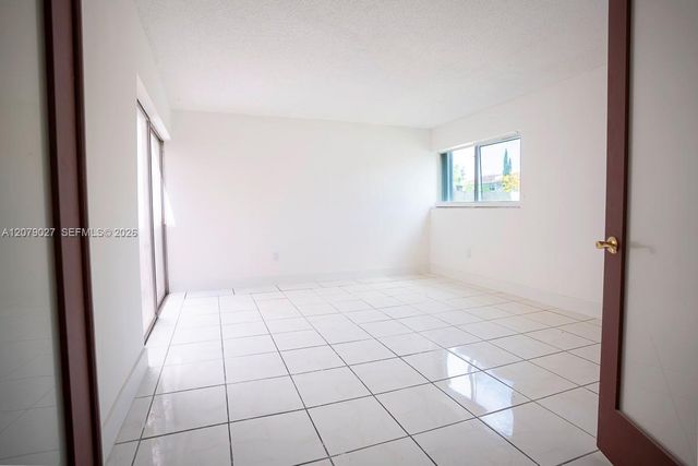 14295 Kendale Lakes Circle, Miami, FL 33183