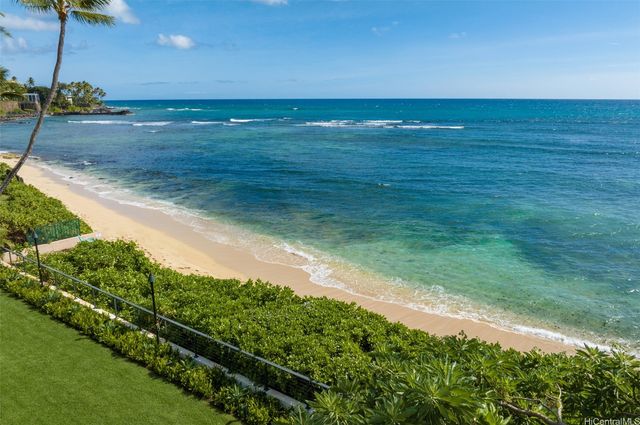 213 Kaalawai Place, Honolulu, HI 96816