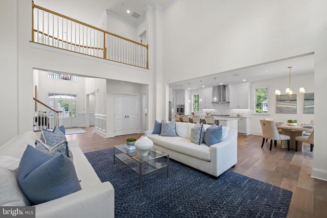 215 BELLFLOWER LN, Newtown Square, PA 19073