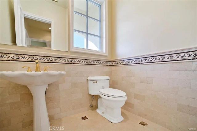 1 Marsh Creek, Laguna Niguel, CA 92677