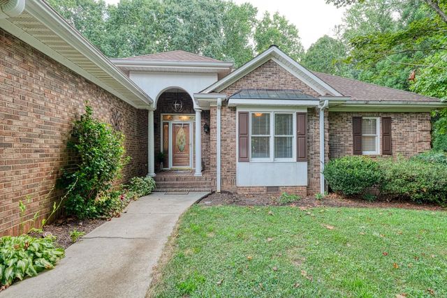 335 Hillcove Point, Wellford, SC 29385