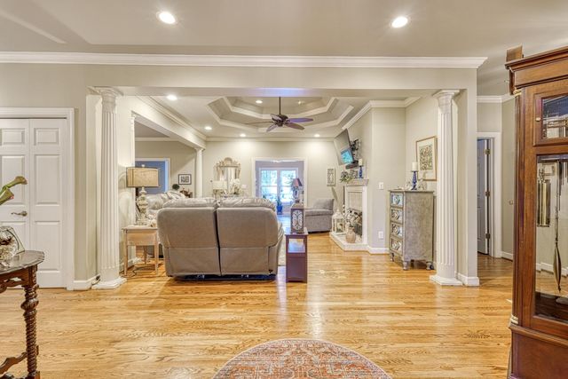 335 Hillcove Point, Wellford, SC 29385