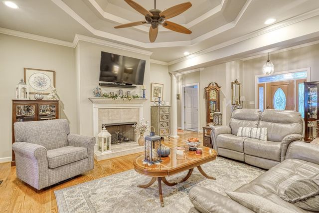 335 Hillcove Point, Wellford, SC 29385