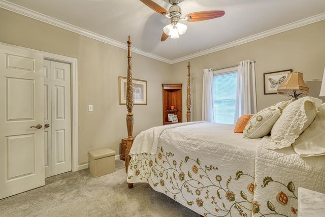 335 Hillcove Point, Wellford, SC 29385