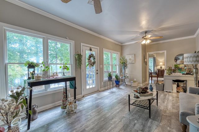 335 Hillcove Point, Wellford, SC 29385