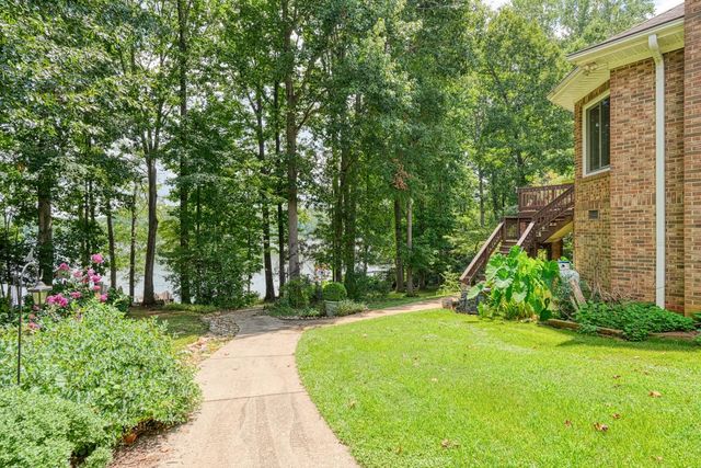 335 Hillcove Point, Wellford, SC 29385