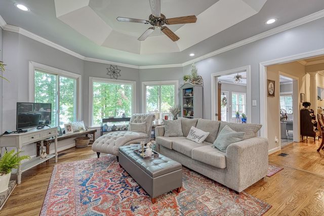 335 Hillcove Point, Wellford, SC 29385