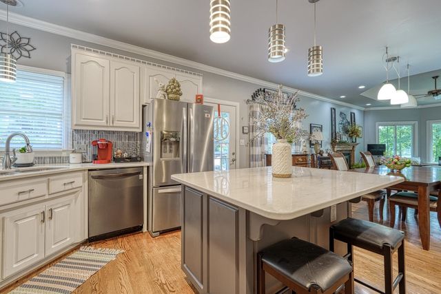 335 Hillcove Point, Wellford, SC 29385