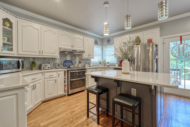 335 Hillcove Point, Wellford, SC 29385