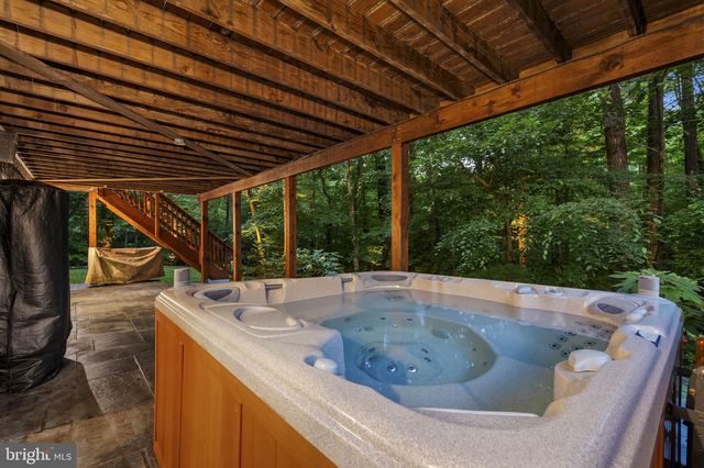 3431 PUTNAM ST, Falls Church, VA 22042