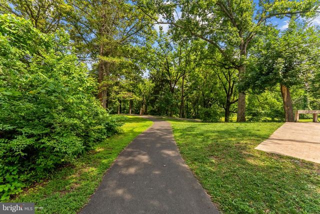 3431 PUTNAM ST, Falls Church, VA 22042