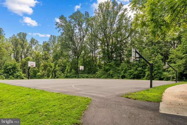 3431 PUTNAM ST, Falls Church, VA 22042