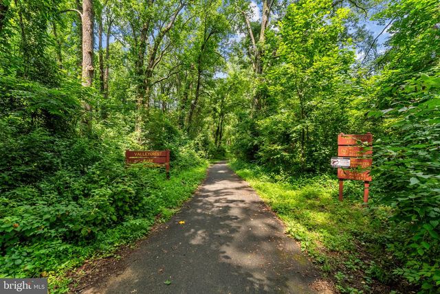 3431 PUTNAM ST, Falls Church, VA 22042