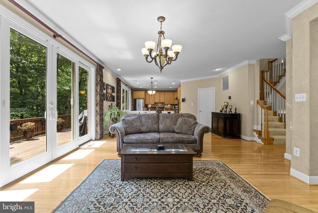 3431 PUTNAM ST, Falls Church, VA 22042