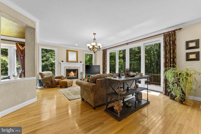3431 PUTNAM ST, Falls Church, VA 22042