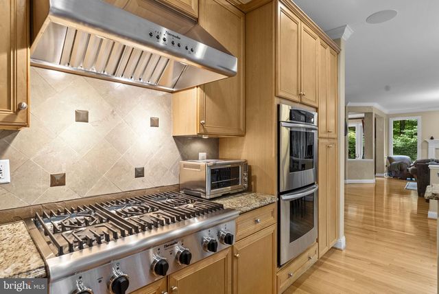 3431 PUTNAM ST, Falls Church, VA 22042