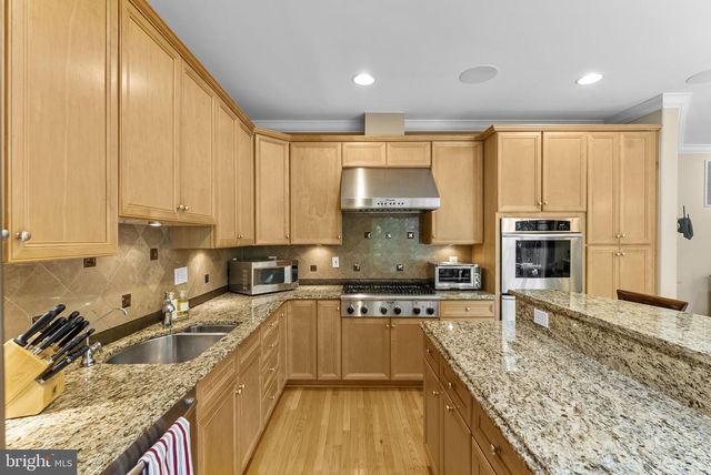 3431 PUTNAM ST, Falls Church, VA 22042
