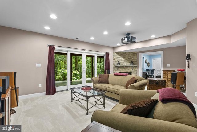 3431 PUTNAM ST, Falls Church, VA 22042