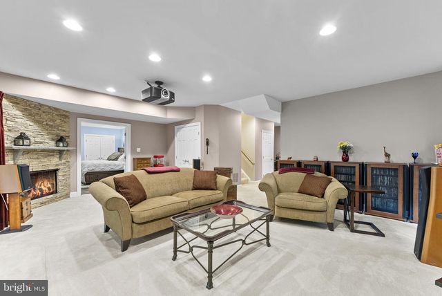 3431 PUTNAM ST, Falls Church, VA 22042