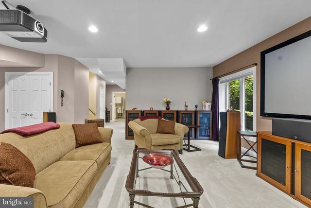 3431 PUTNAM ST, Falls Church, VA 22042