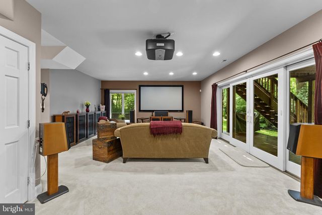 3431 PUTNAM ST, Falls Church, VA 22042