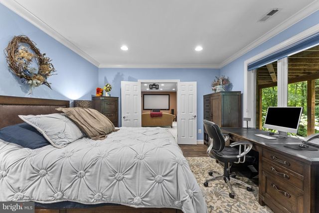3431 PUTNAM ST, Falls Church, VA 22042