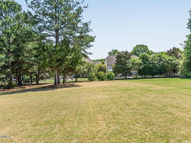 4128 Field Oak Drive, Wake Forest, NC 27587