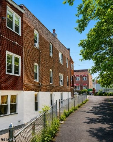 854 229Th Street, New York, NY 10466
