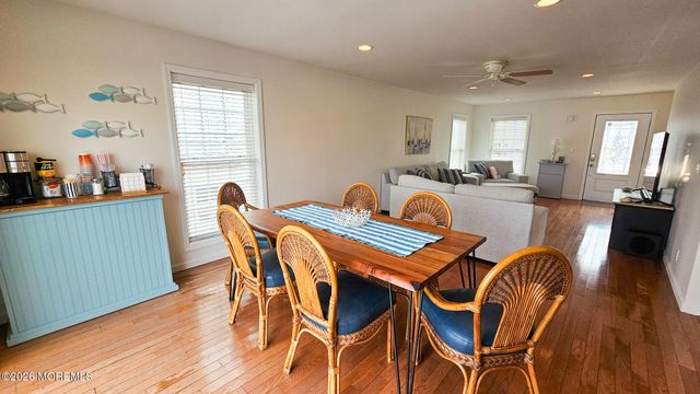 24 Dorothy Drive, Manahawkin, NJ 08050