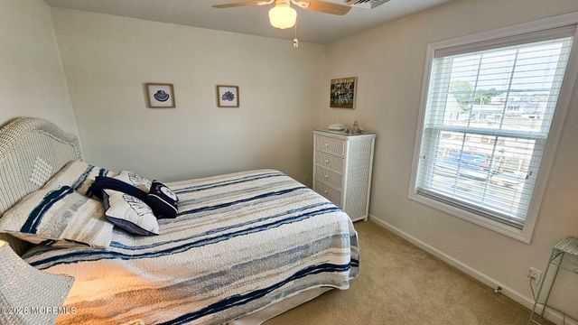 24 Dorothy Drive, Manahawkin, NJ 08050