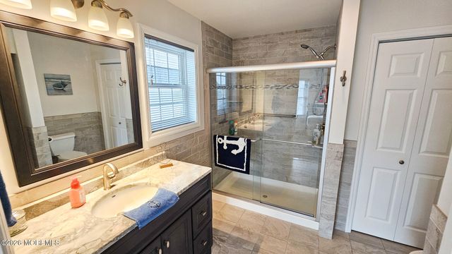 24 Dorothy Drive, Manahawkin, NJ 08050