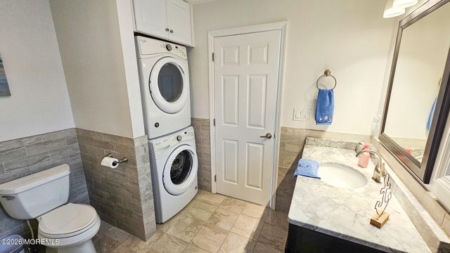 24 Dorothy Drive, Manahawkin, NJ 08050