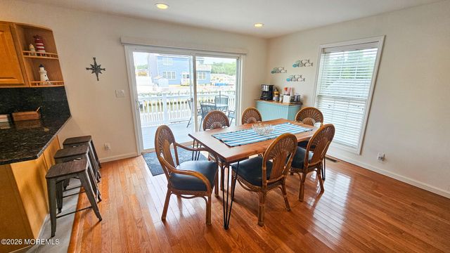 24 Dorothy Drive, Manahawkin, NJ 08050