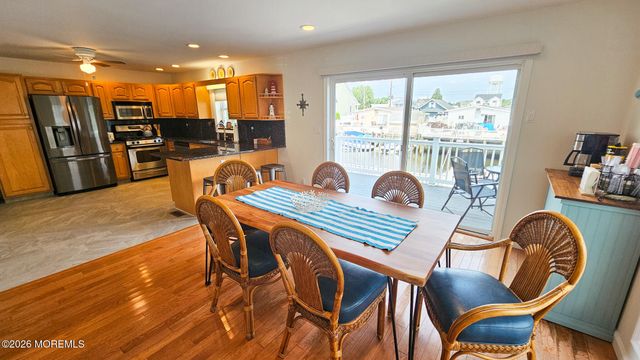 24 Dorothy Drive, Manahawkin, NJ 08050