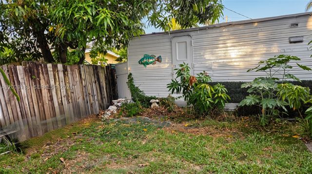 2506 Acapulco Dr, Miramar, FL 33023