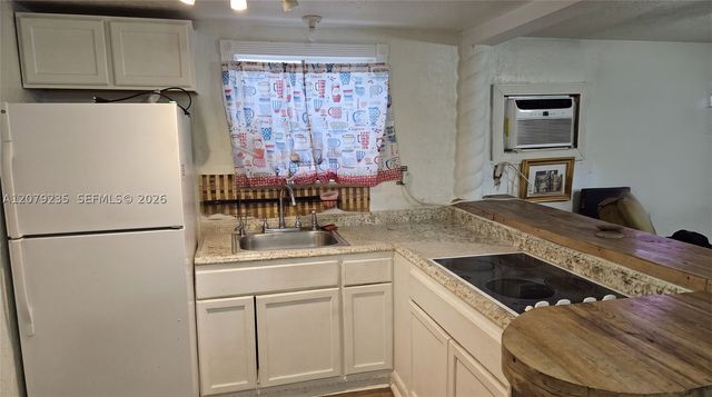 2506 Acapulco Dr, Miramar, FL 33023