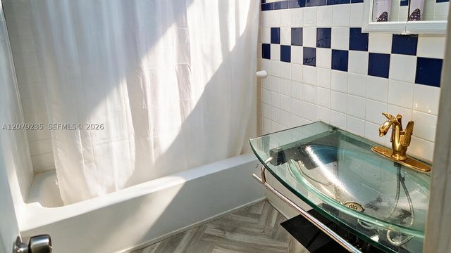 2506 Acapulco Dr, Miramar, FL 33023