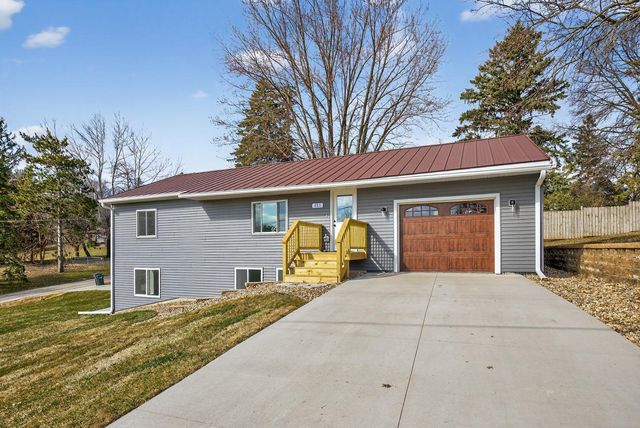 311 Highland Court SW, Rochester, MN 55902