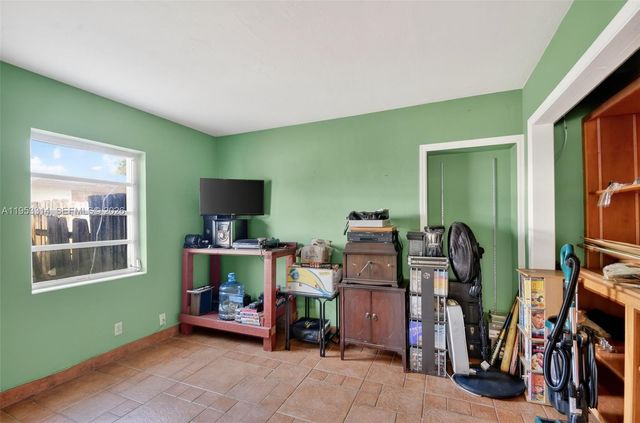 1712 High Ridge Rd, Lake Worth, FL 33461