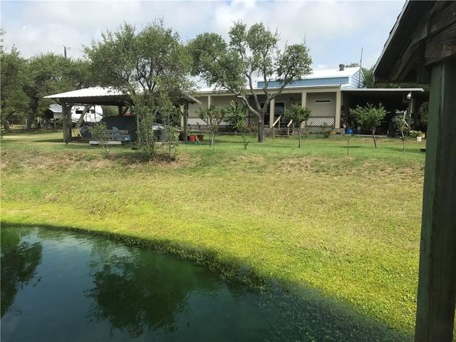 1431 W 12th St, Rockport, TX 78382